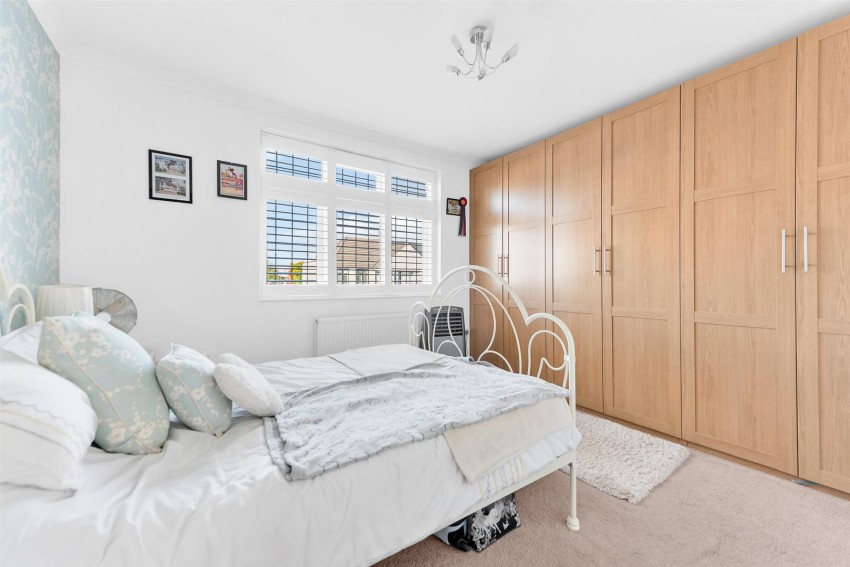 Images for Carisbrooke Avenue, DA5