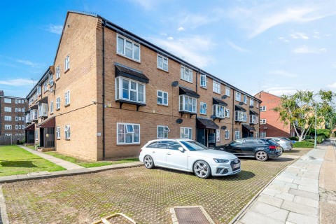 View Full Details for Parish Gate Drive, Sidcup, DA15